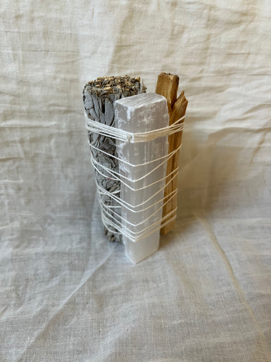 Atadito de Salvia Blanca-Palo de Santo-Selenita